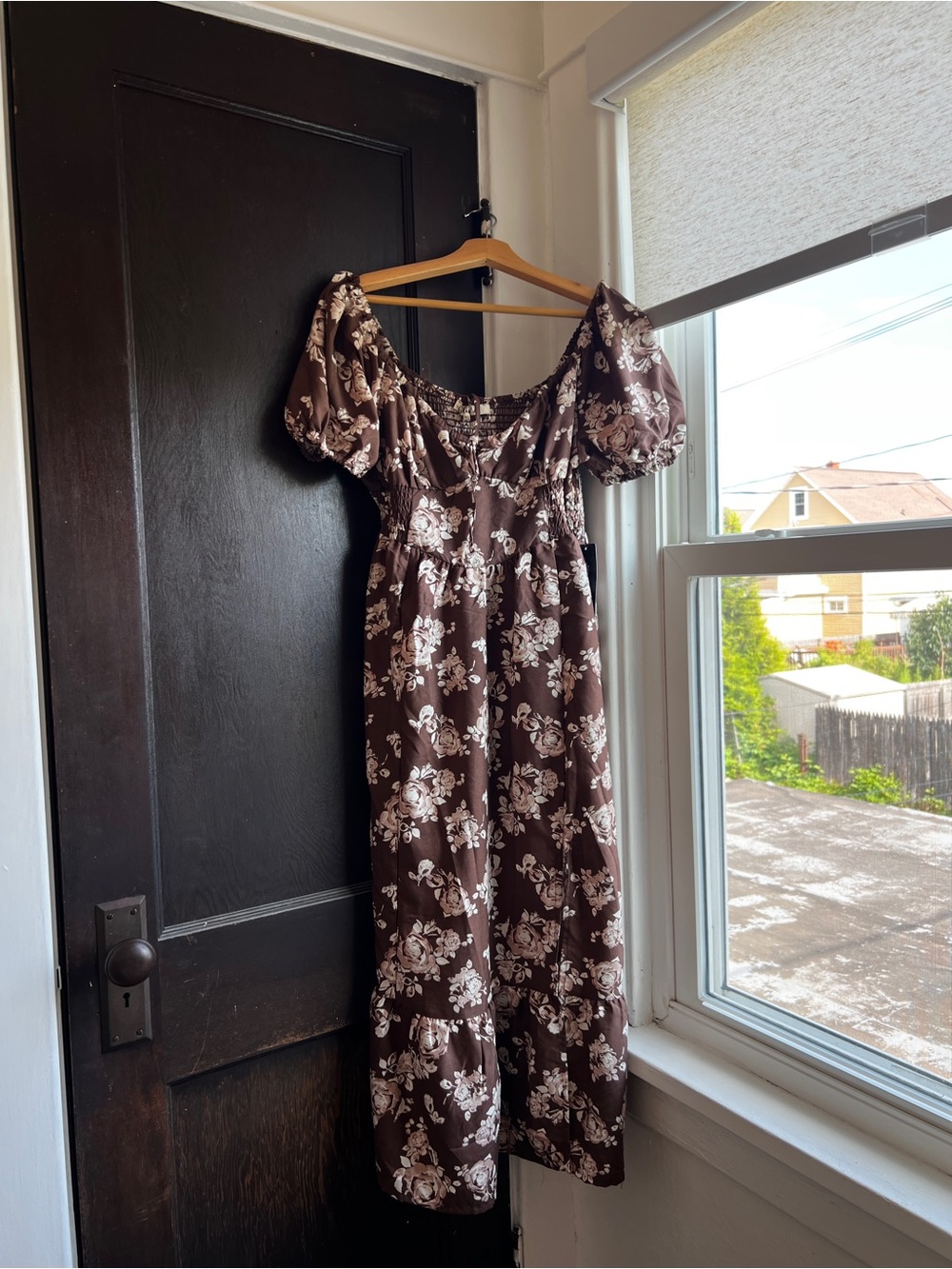Brown Floral Puff-Sleeve Midi Dress - Thigh Slip